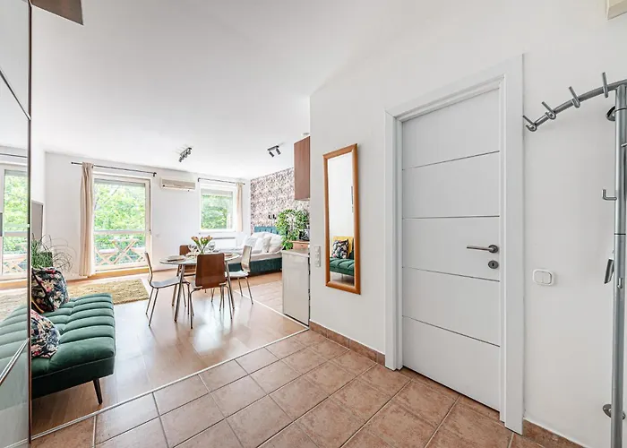 Velvet Dream Peaceful Ac And Parking Apartament